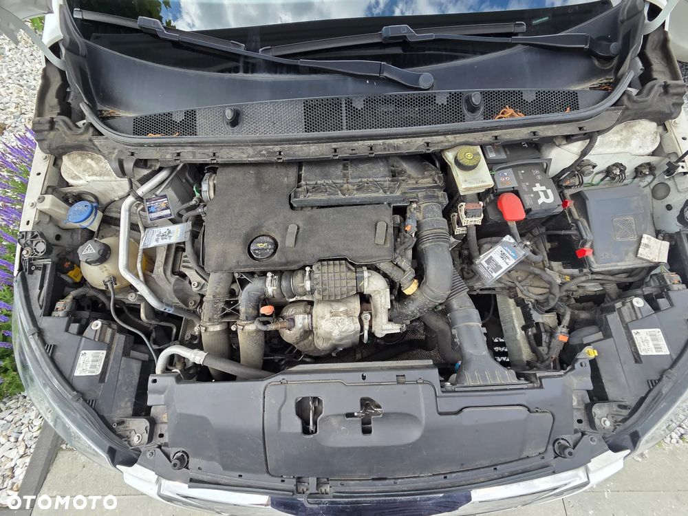 Peugeot 308 1.6 BlueHDi Style S&S - 12
