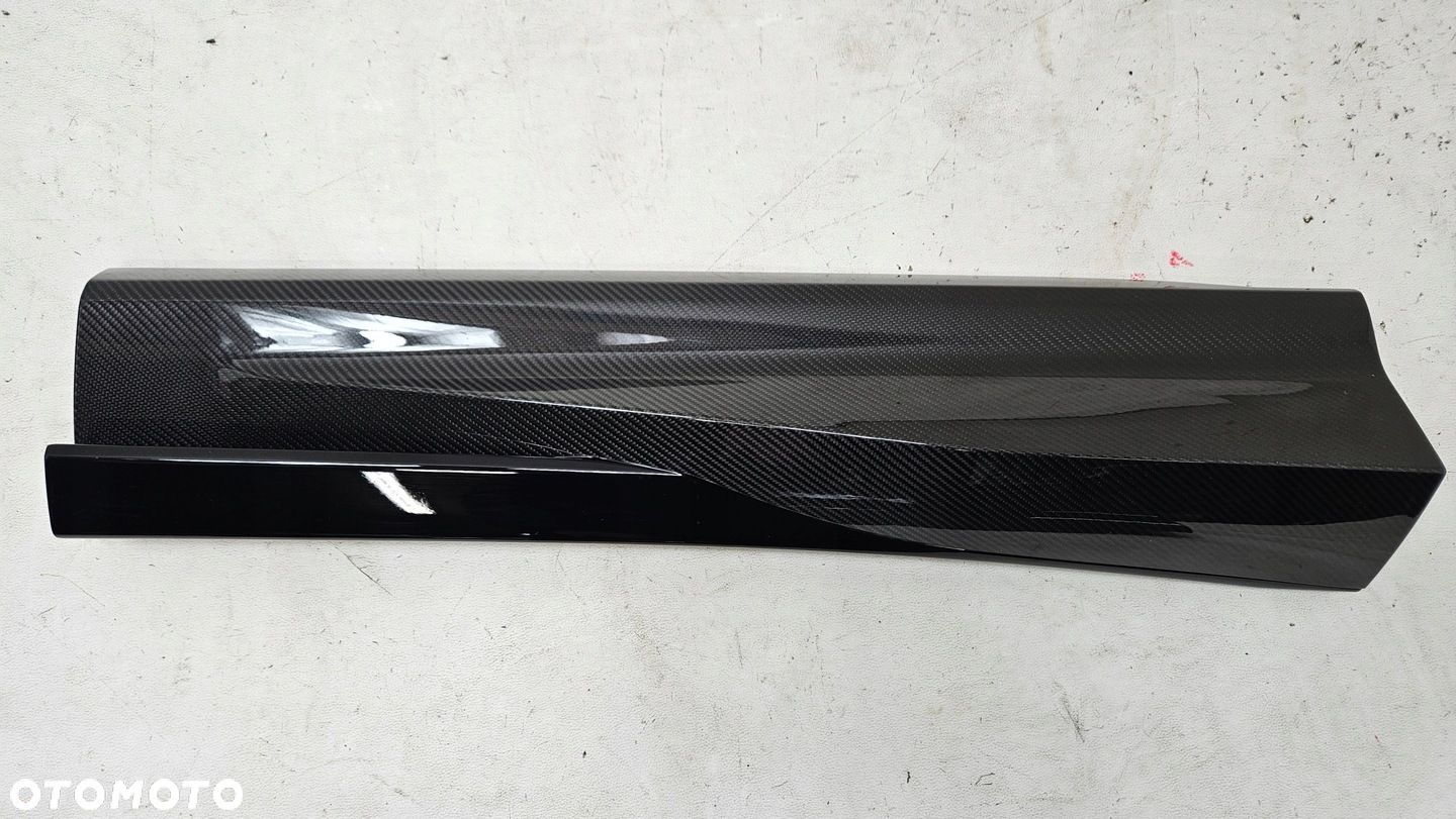 LISTWA DRZWI LEWY TYŁ ASTON MARTIN DBX CARBON PY83-20955-AA - 1