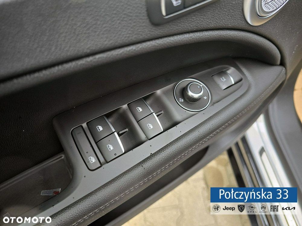 Alfa Romeo Stelvio - 12