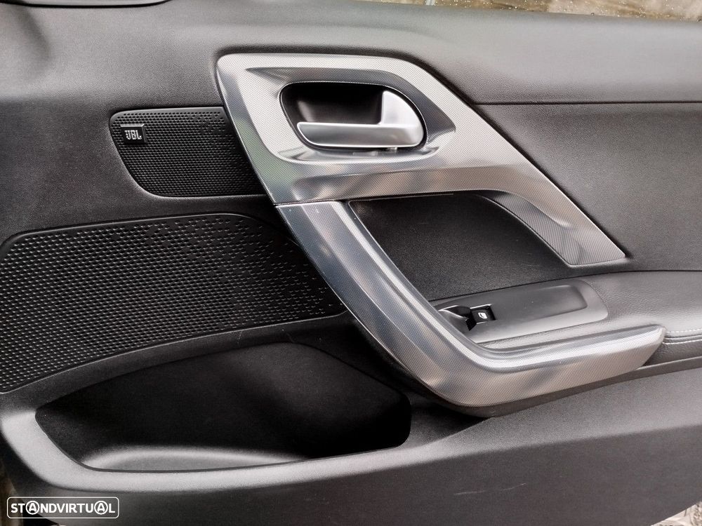 Peugeot 2008 1.2 PureTech Allure EAT6 - 15