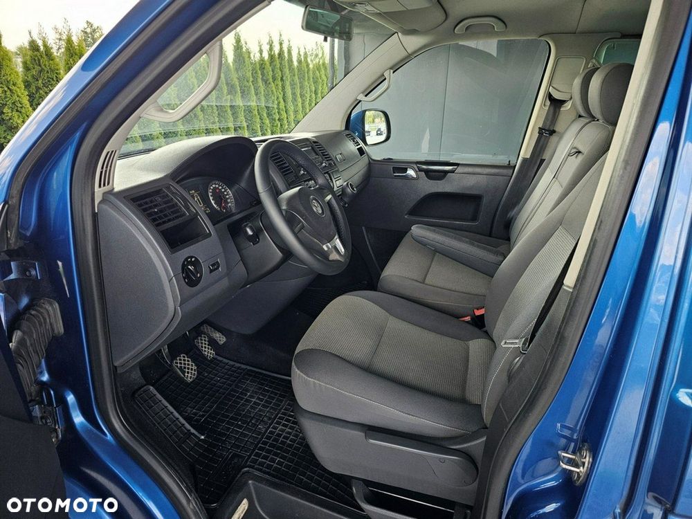 Volkswagen Caravelle - 14