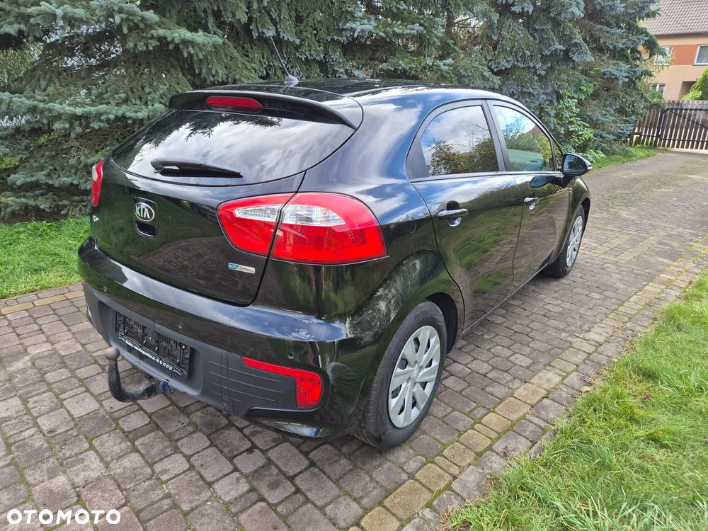 Kia Rio - 8