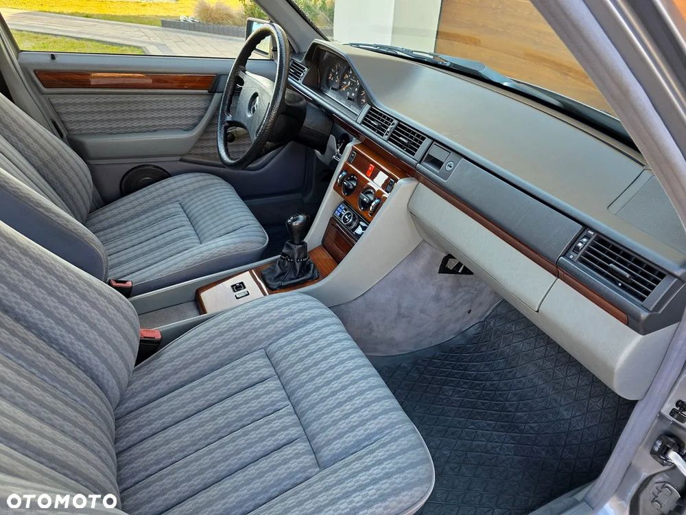 Mercedes-Benz W124 (1984-1993) - 15