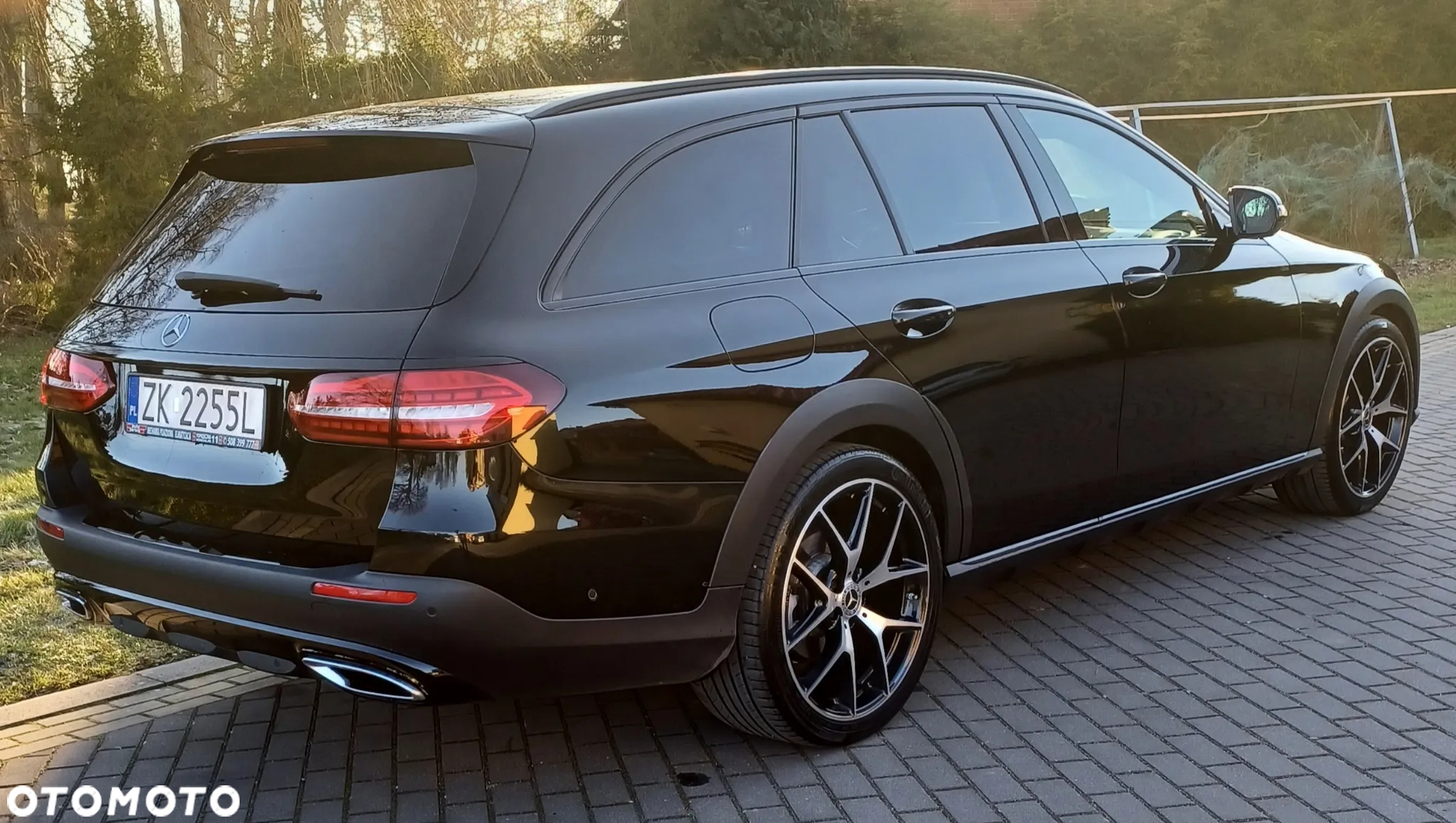 Mercedes-Benz Klasa E 220 d 4Matic T All-Terrain 9G-TRONIC Avantgarde - 3
