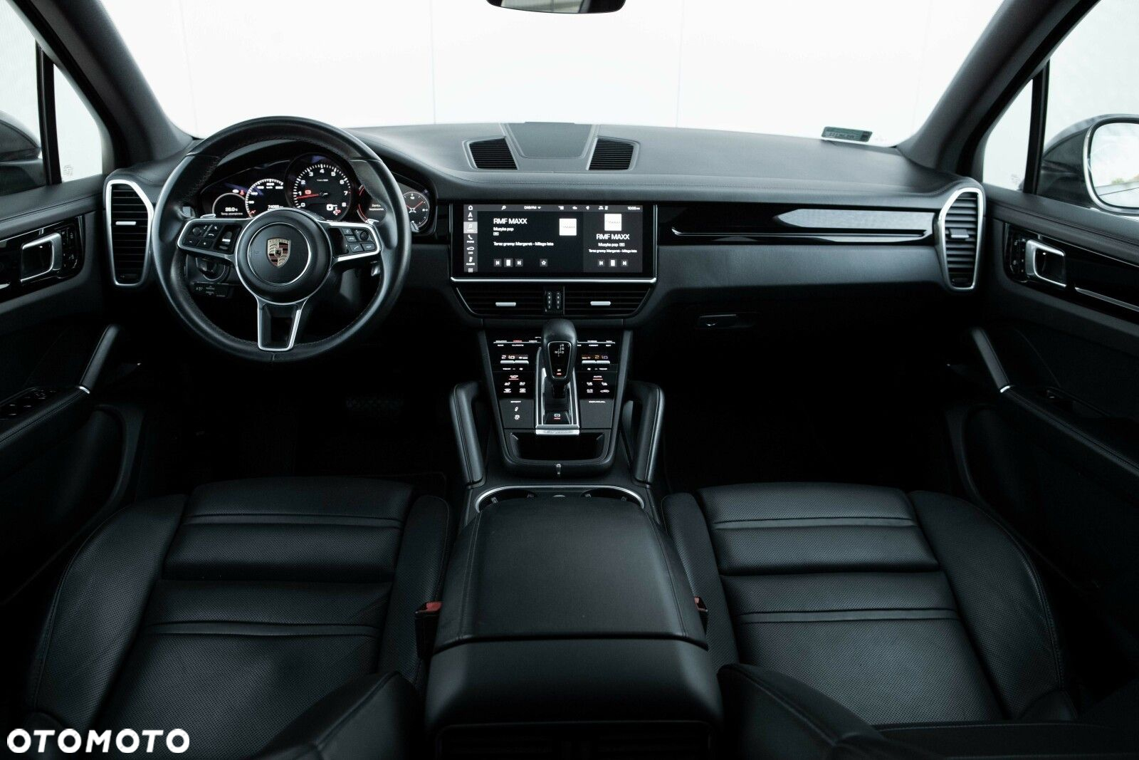 Porsche Cayenne - 22