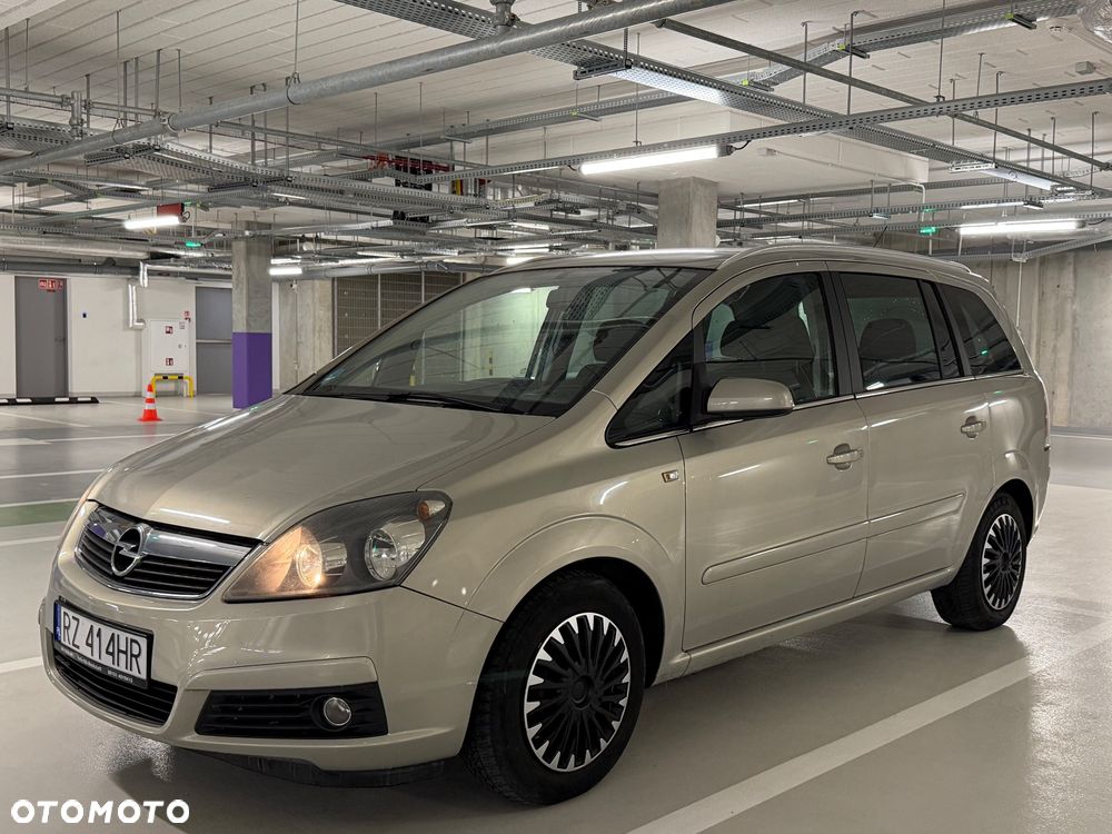 Opel Zafira - 1