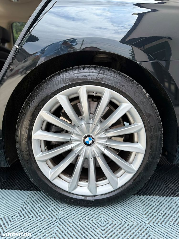 BMW Seria 7 750i xDrive - 32