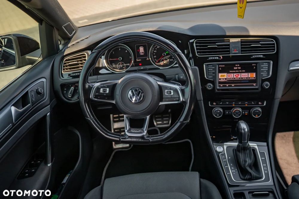 Volkswagen Golf - 24