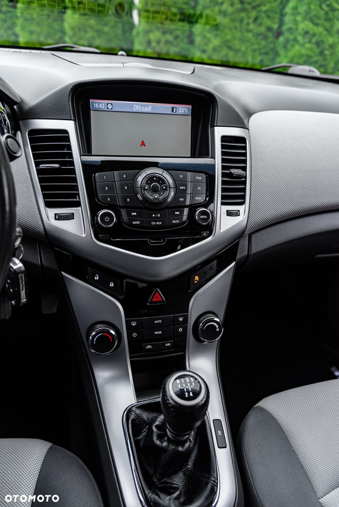 Chevrolet Cruze 1.8 LS - 35