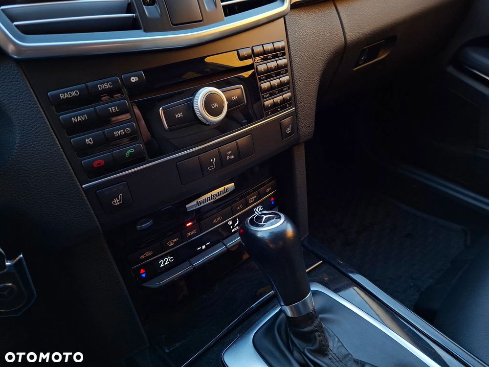 Mercedes-Benz Klasa E - 27