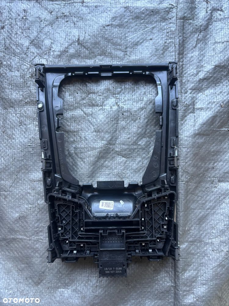 Skoda Karoq ramka zmiany biegów panel sterownania 566863212A - 2