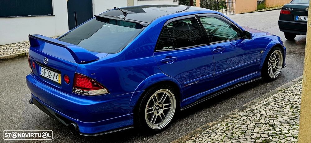 Lexus IS 200 Standard - 1