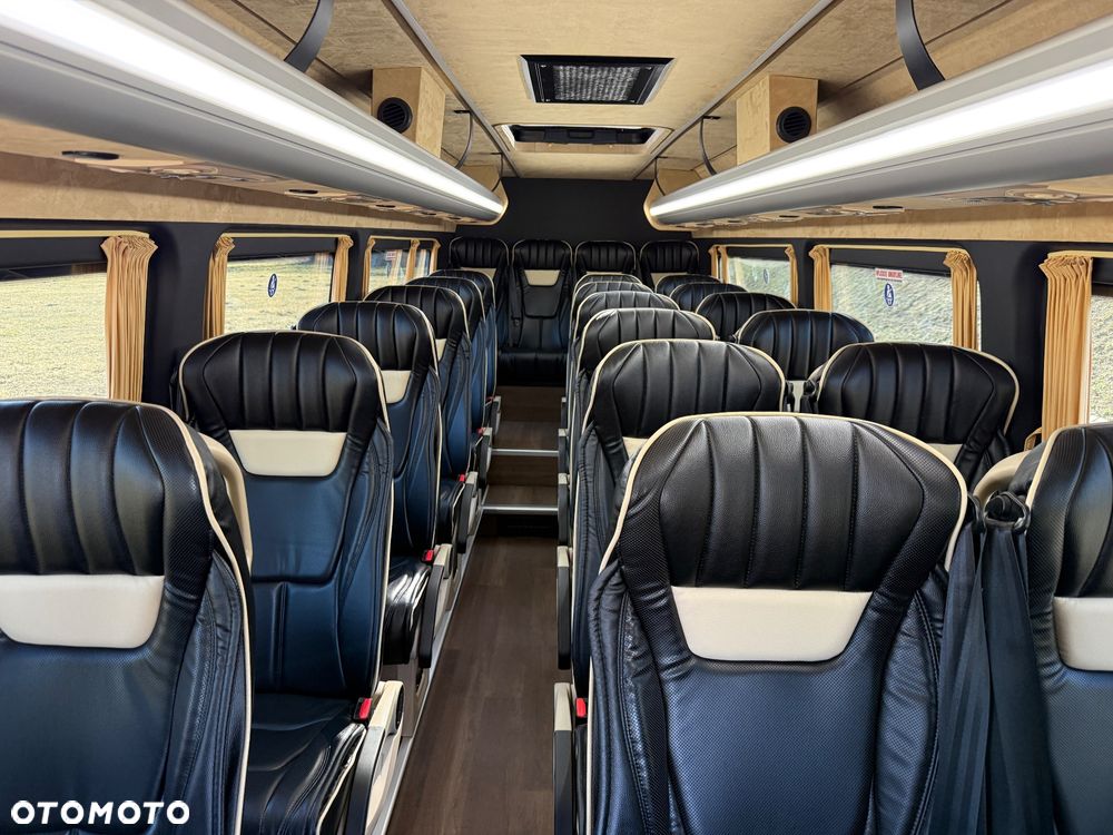 Mercedes-Benz Sprinter 519 - 25