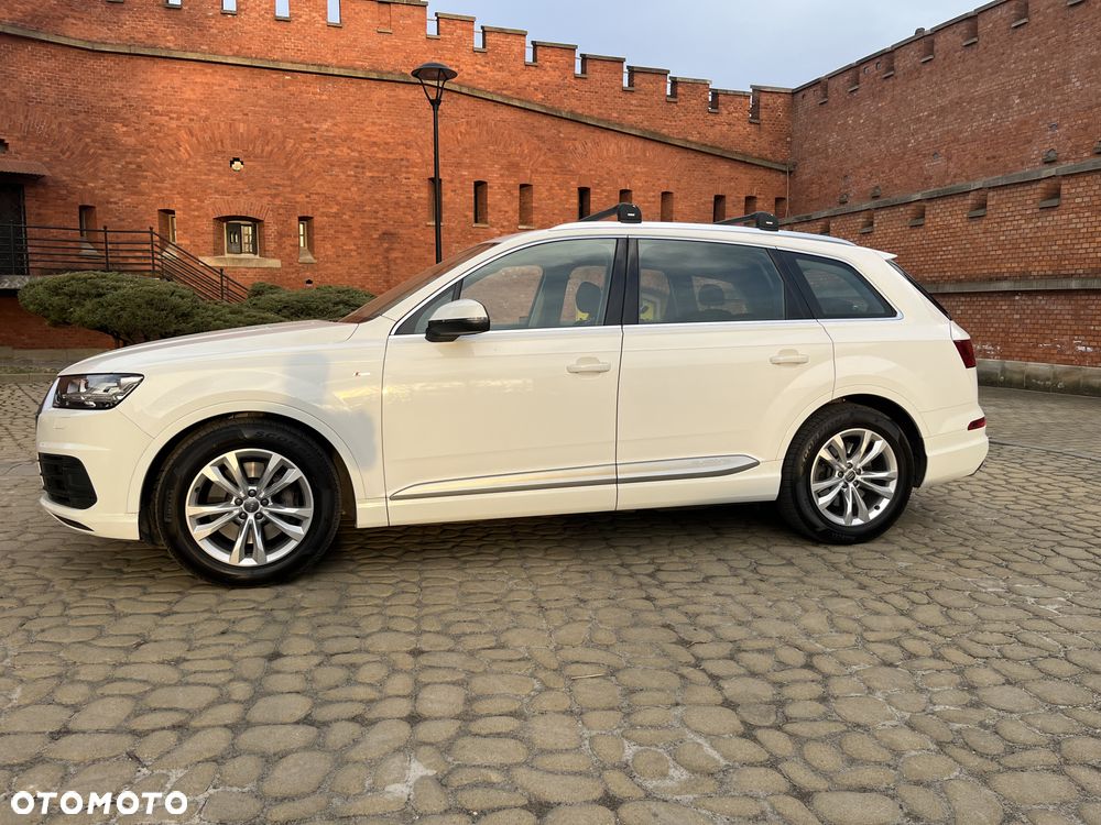 Audi Q7 - 1