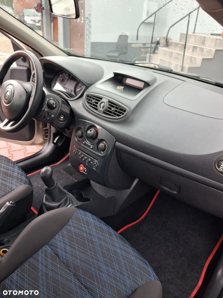 Renault Clio - 14