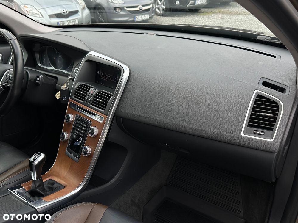 Volvo XC 60 D3 Drive-E Momentum - 26