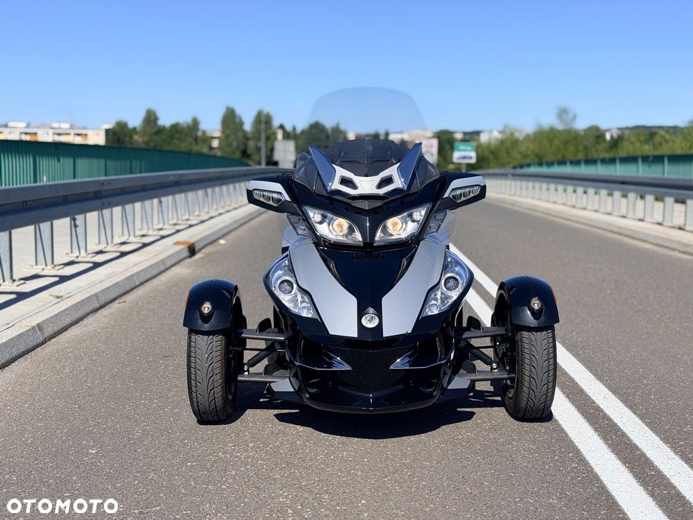 Can-Am Spyder - 2