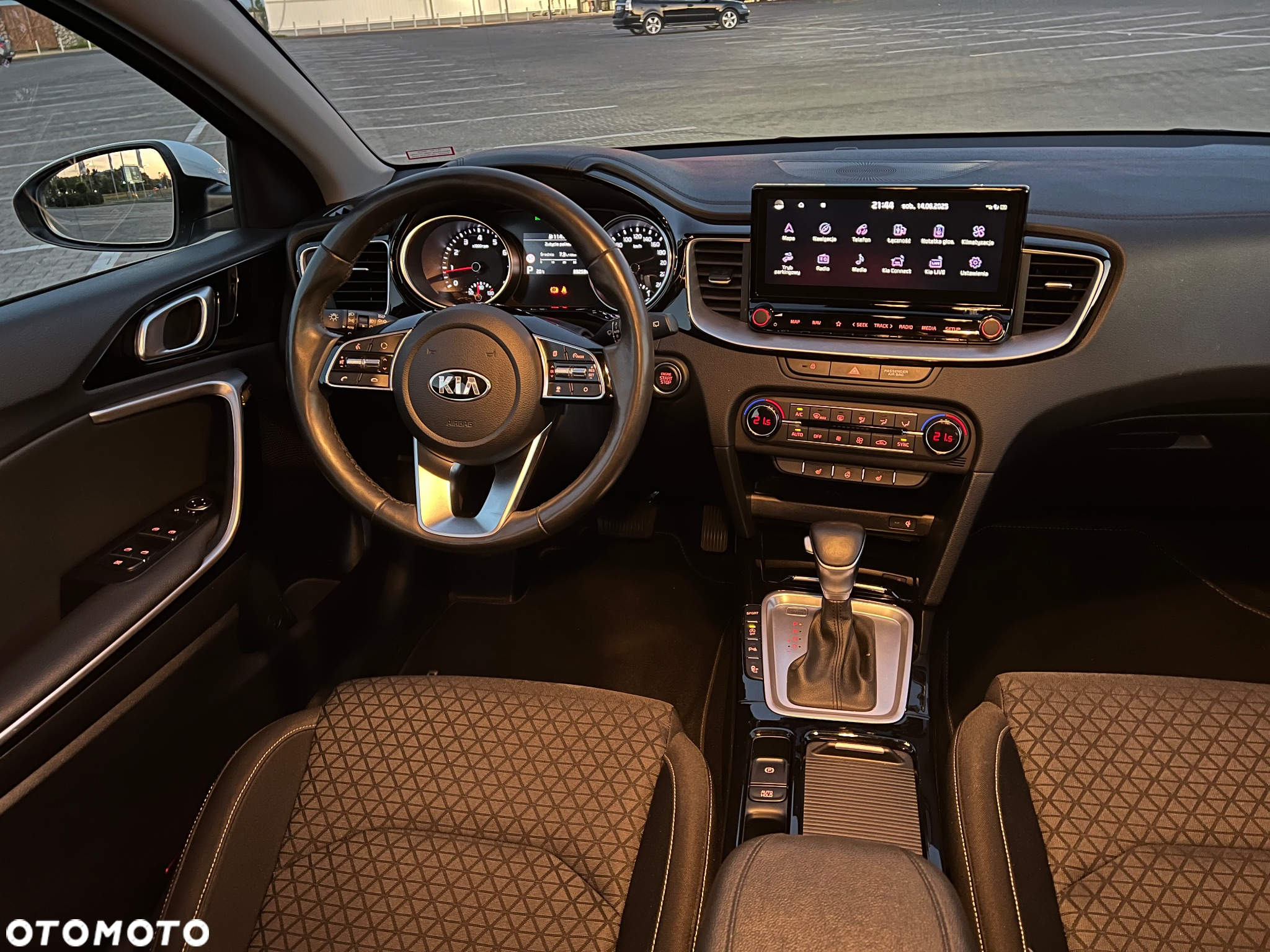 Kia Ceed 1.4 T-GDI DCT OPF Platinum Edition - 6