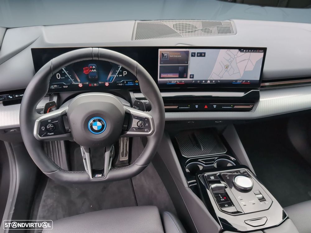 BMW 530 e Pack Desportivo M - 12