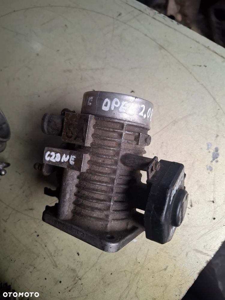 Opel 2,0 8V przepustnica krokowy omega frontera C20NE - 4