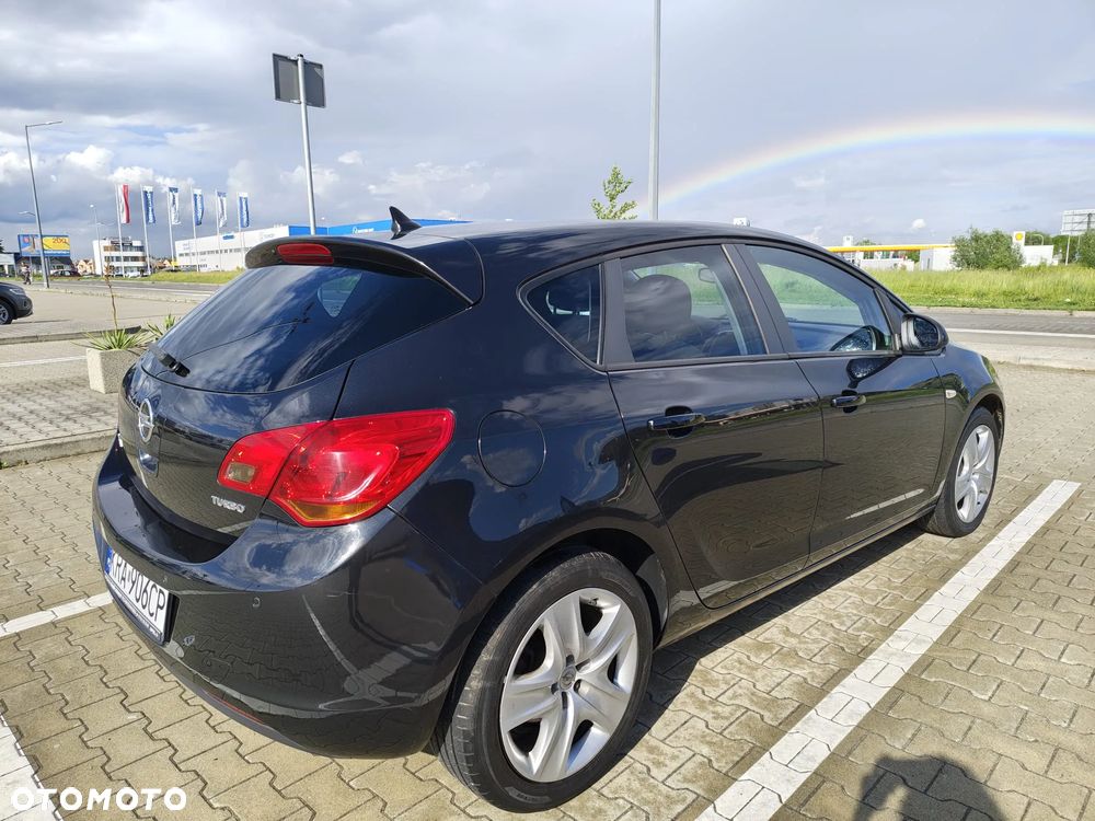 Opel Astra 1.4 Turbo Cosmo - 2