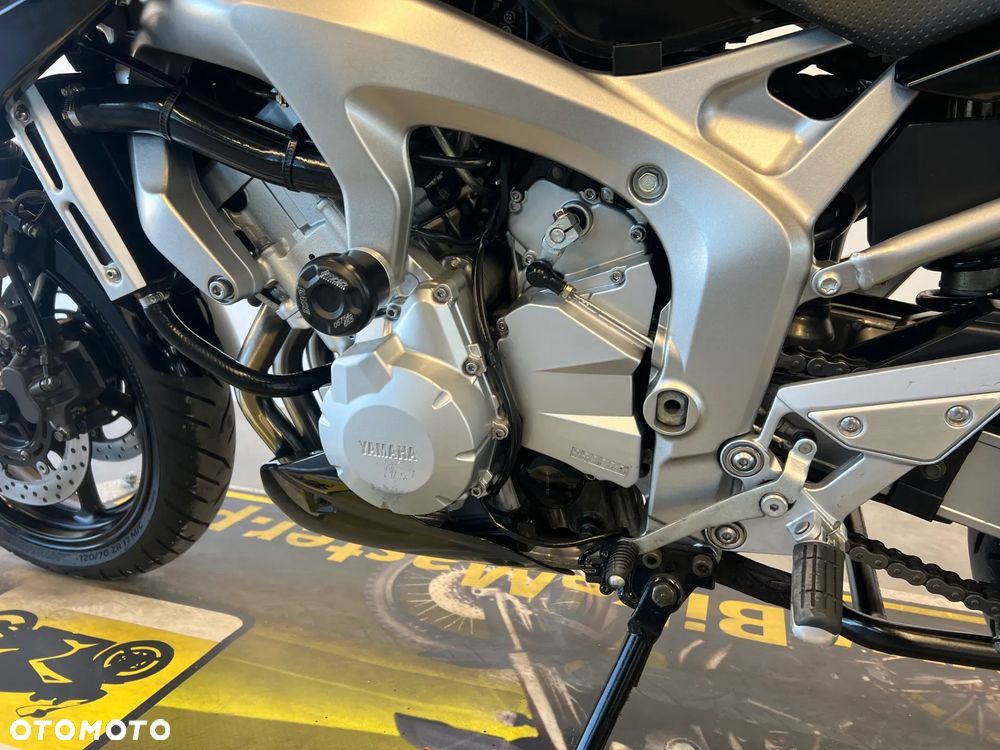 Yamaha FZ6 - 15
