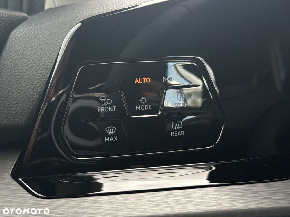 Volkswagen Golf 1.5 eTSI EVO Style DSG - 11