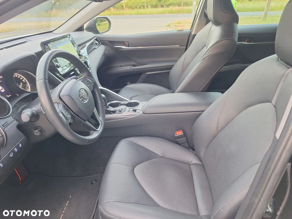 Toyota Camry 2.5 Hybrid Executive CVT - 17