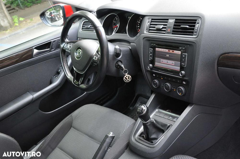 Volkswagen Jetta 1.2 TSI Comfortline - 11
