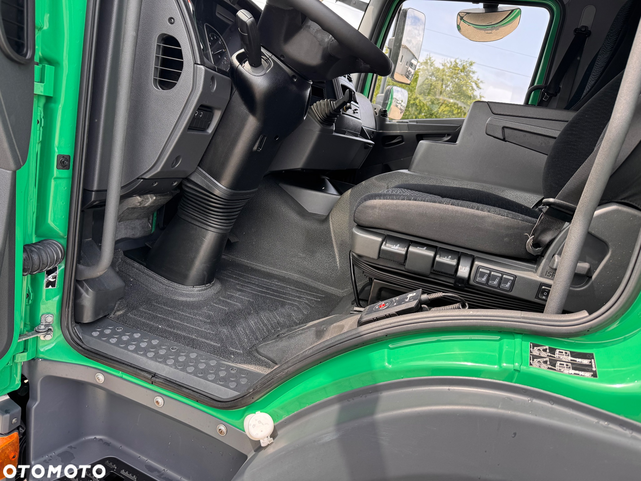 Mercedes-Benz ATEGO - 25