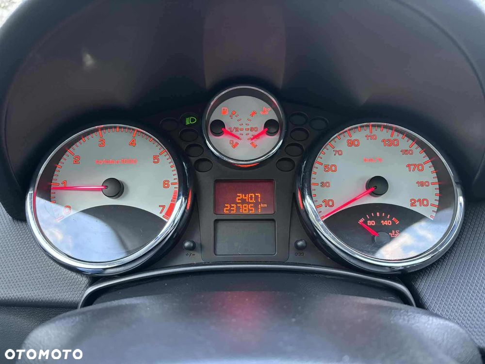 Peugeot 207 1.4 - 8