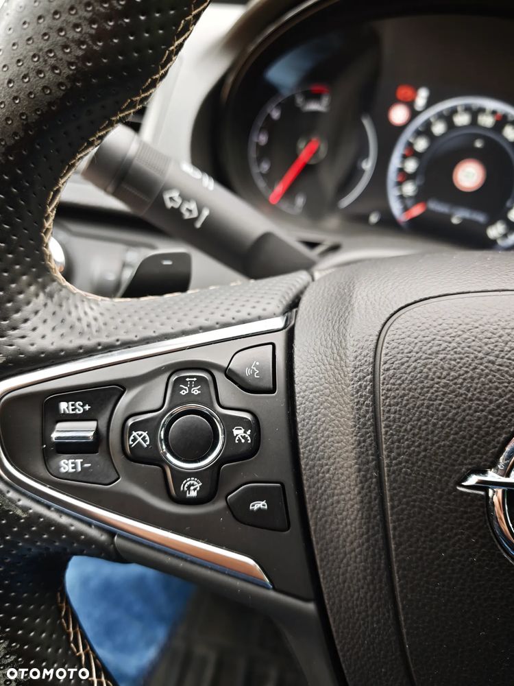 Opel Insignia - 22