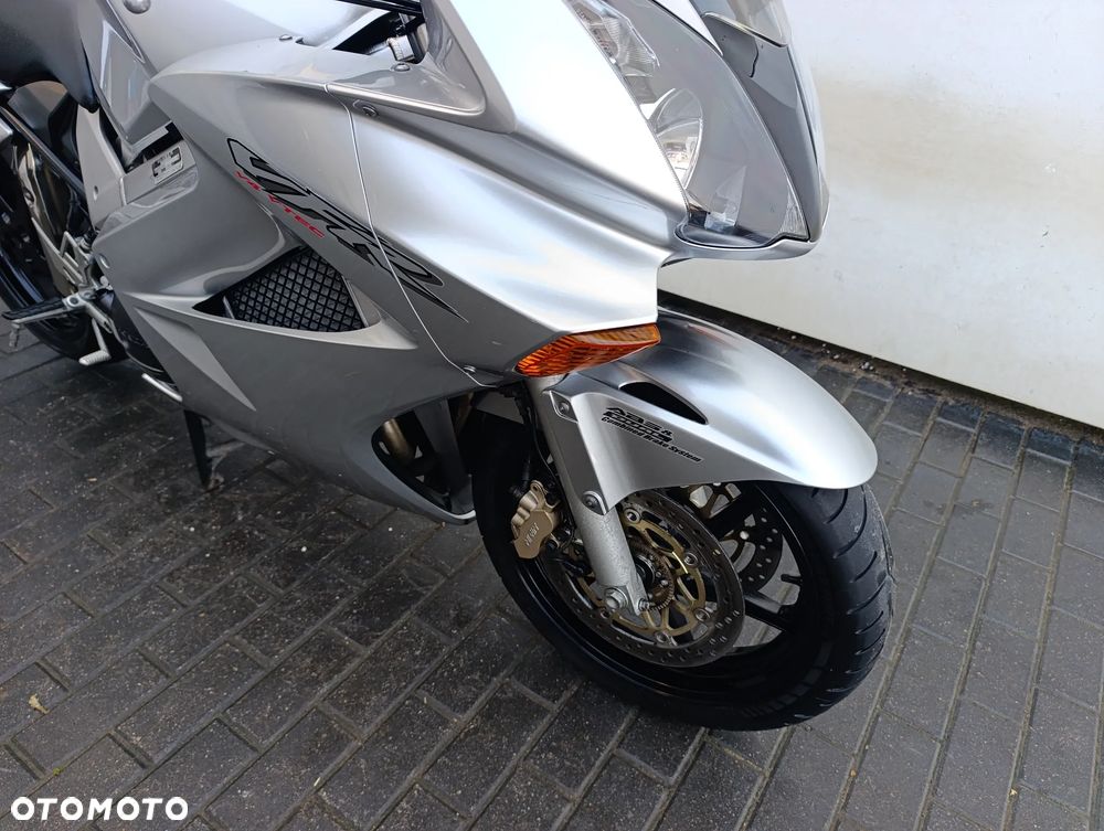 Honda VFR - 33