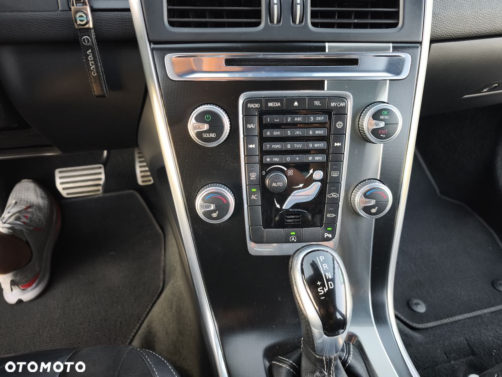 Volvo XC 60 D4 Geartronic Summum - 25