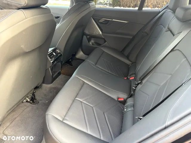 BMW i5 84kWh xDrive40 M Sport - 12