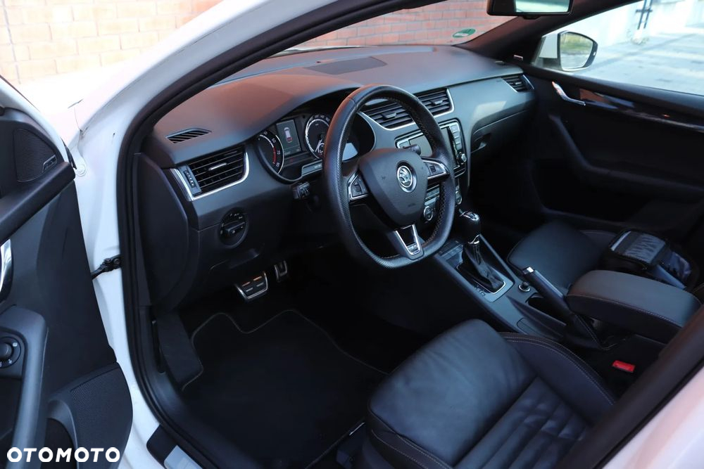 Skoda Octavia 2.0 TSI RS DSG - 11