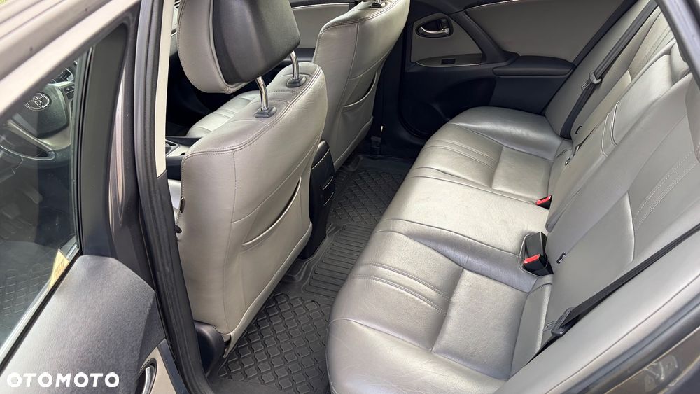 Toyota Avensis 2.0 Executive - 25