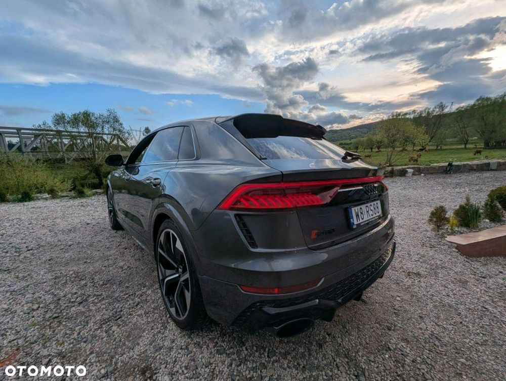 Audi RS Q8 - 8