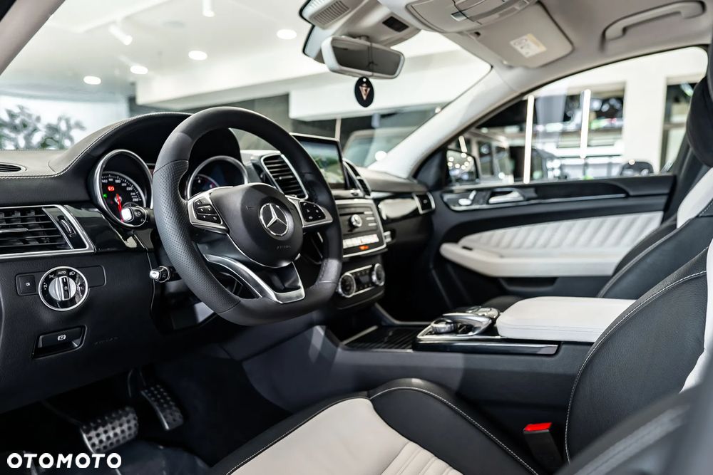 Mercedes-Benz GLE 350 d 4-Matic - 28