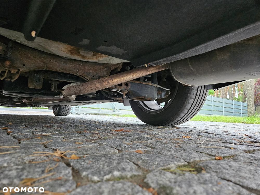 Toyota Avensis 1.8 Premium EU5 MS - 28