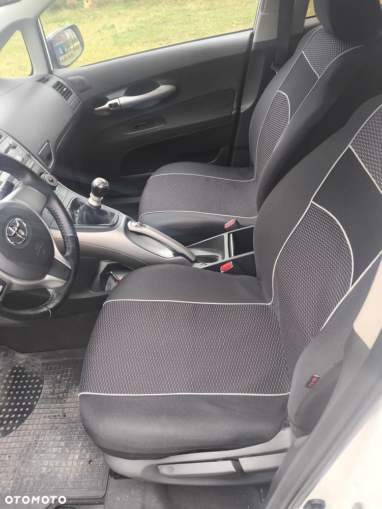 Toyota Auris 1.4 D-4D Premium - 22