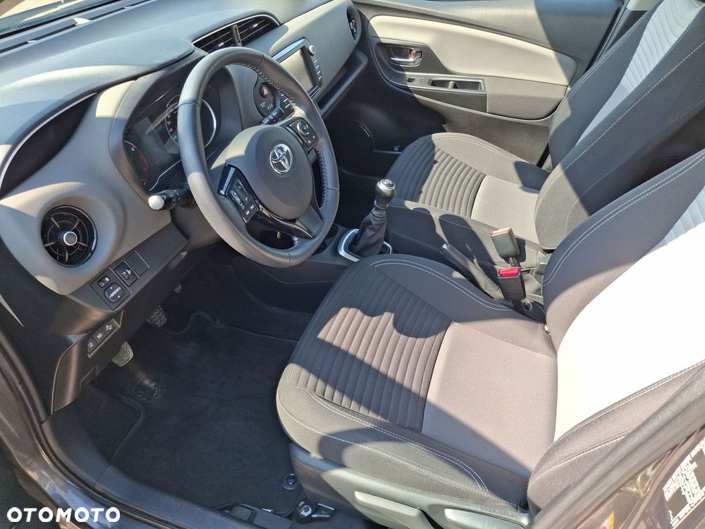 Toyota Yaris 1.5 Premium - 9