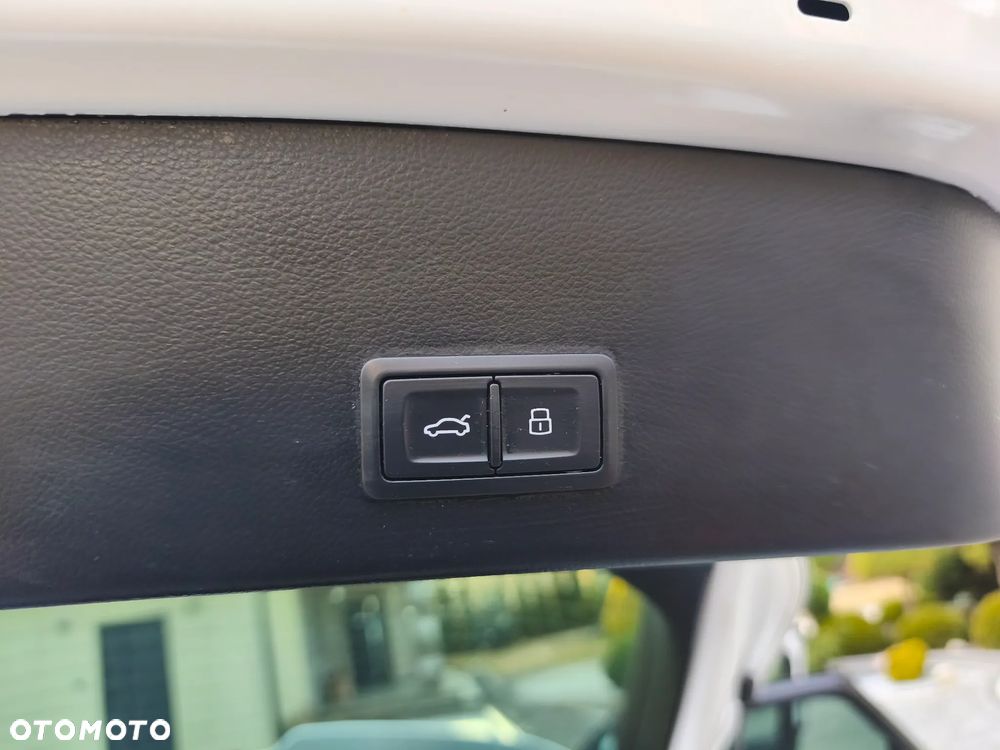 Audi A6 Avant 2.0 TDI DPF sport selection - 28