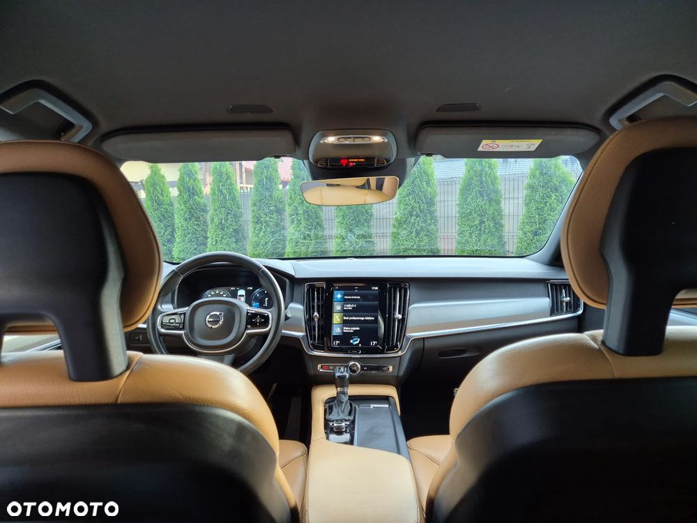 Volvo V90 D3 Momentum Pro - 22
