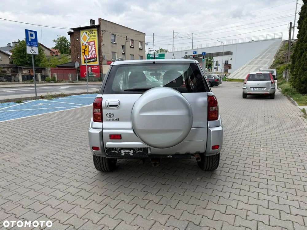 Toyota RAV4 4x4 Edition - 8