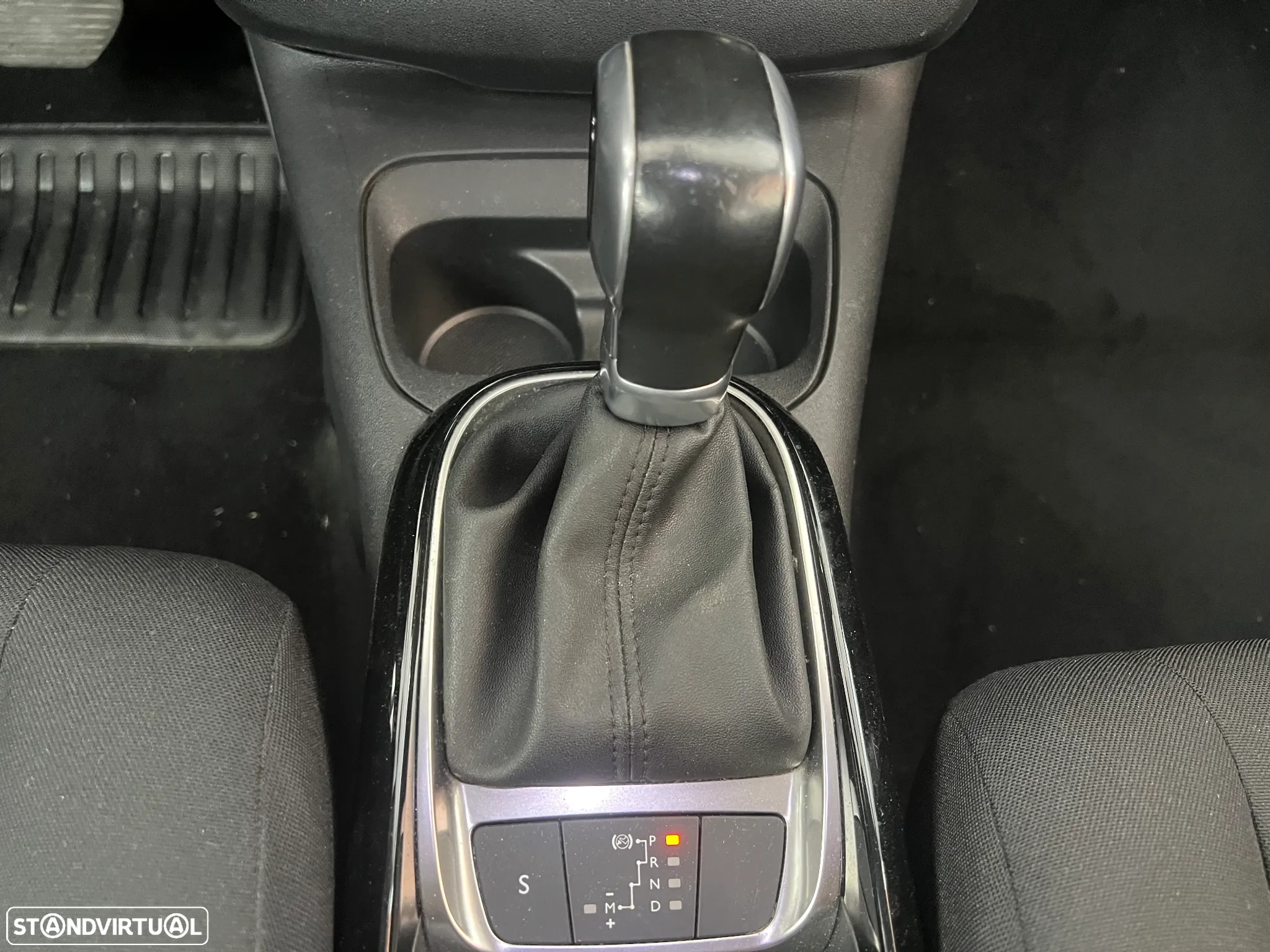 Citroën C4 Cactus 1.2 PureTech Shine EAT6 - 16