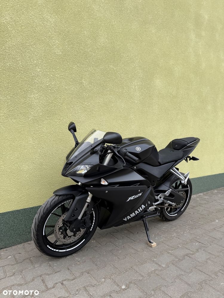 Yamaha YZF - 27