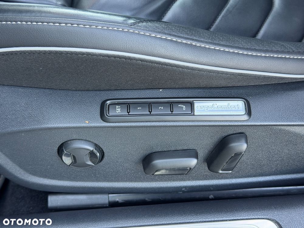 Volkswagen Arteon 2.0 TDI R-Line DSG - 19