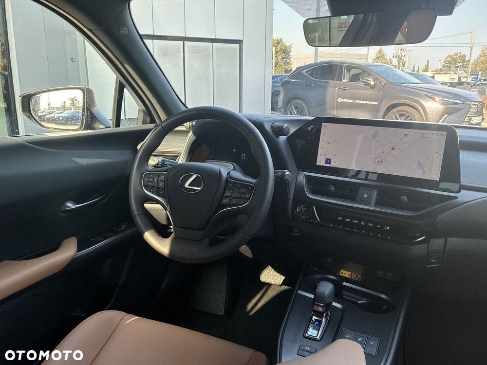 Lexus UX 300h F Sport Design AWD - 22