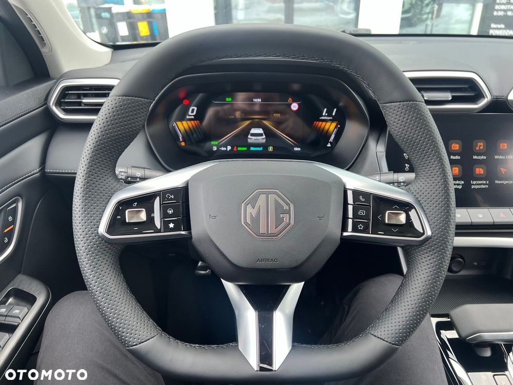 MG ZS Hybrid+ - 11